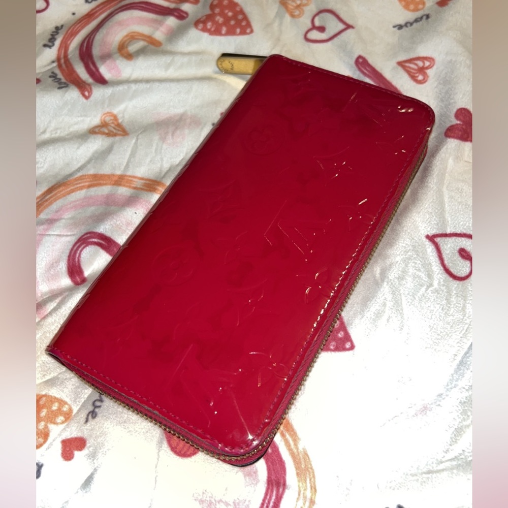 Louis Vuitton Red Vernis Long Zip Wallet - Picture 8 of 11